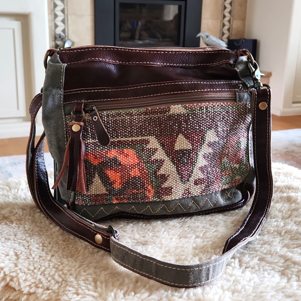 NWT Myra Leather & Canvas Southwest Tapestry Shoulder Bag 🧡🤎